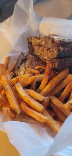 McClusky Bar & Grill